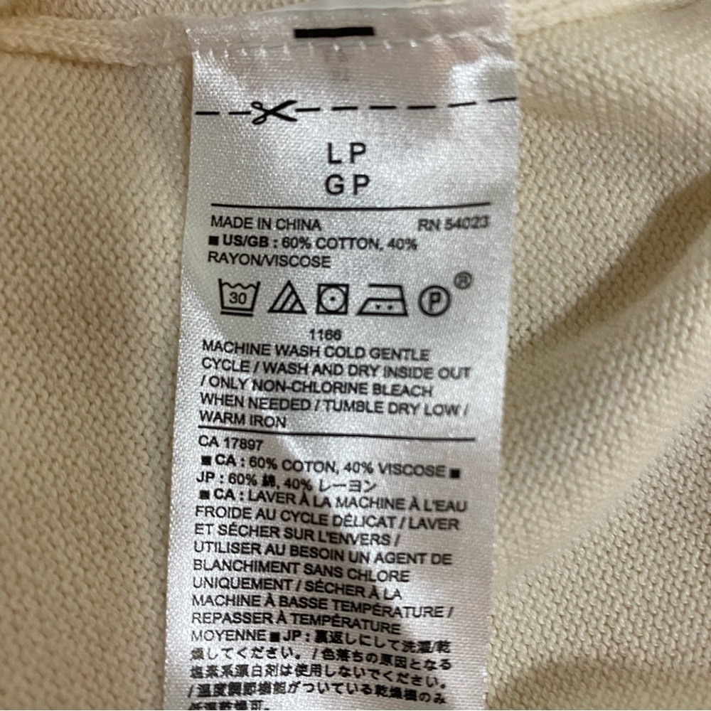 Banana Republic Cream Scalloped Crew Neck Sweater Large Petite - Picture 11 of 15